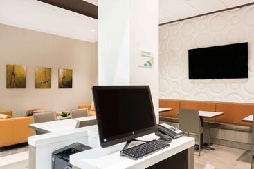 هتل Wingate By Wyndham Dieppe Moncton