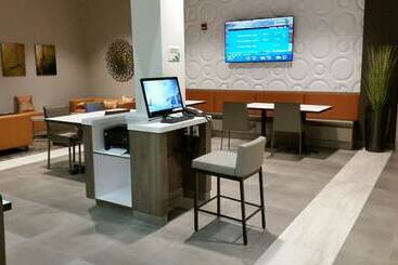 هتل Wingate By Wyndham Dieppe Moncton