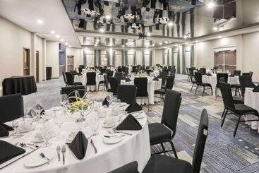 هتل Wingate By Wyndham Dieppe Moncton