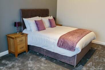 فندق على الطريق Charnock Farm