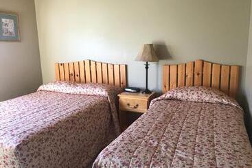 استراحتگاه Cavendish Country Inn & Cottages