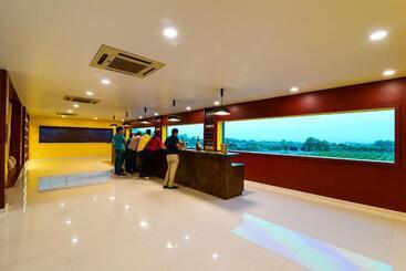 استراحتگاه The Source At Sula
