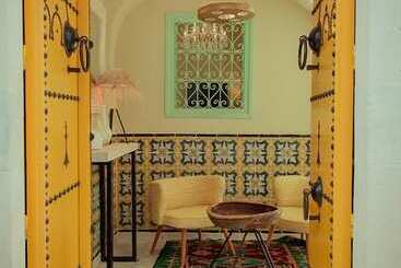 تختخواب و صبحانه Dar Antonia