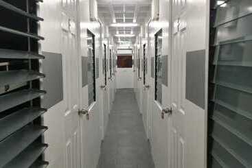 Ervoruto Hostel Makati