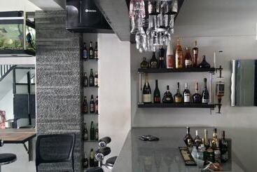 Ervoruto Hostel Makati