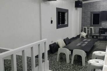 Ervoruto Hostel Makati