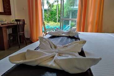 Garden Beach Hotel Kalutara