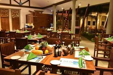 Garden Beach Hotel Kalutara