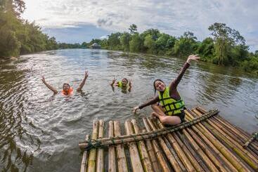 酒店 Binlha Raft Resort