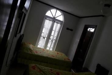 هتل Davinci Calarca