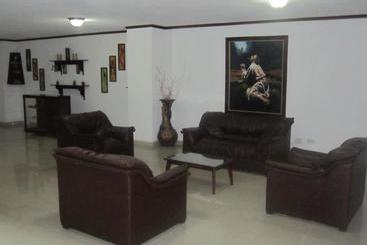 هتل Davinci Calarca