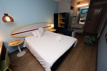 هتل Delphin Surf