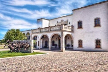 هتل Hacienda Santa Fe