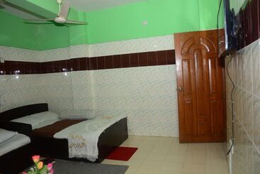 هتل Hilton City Residential