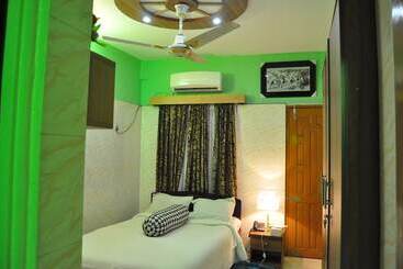 هتل Hilton City Residential
