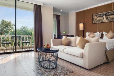 Palace Gate Hotel & Resort By Ehm