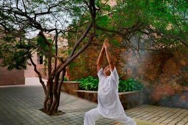استراحتگاه The Lalit Mangar