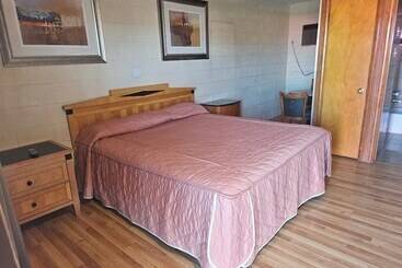 Branding Iron Motel