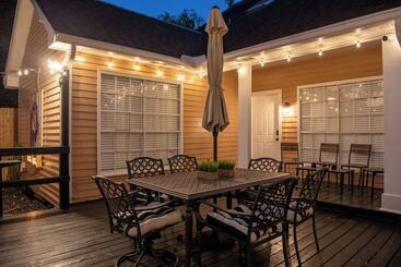 Colorful Baton Rouge Home: Deck, Grill & Fire Pit
