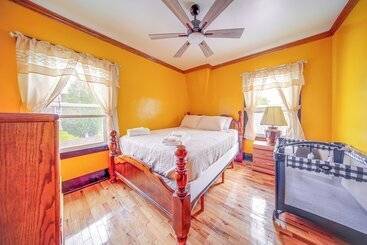 Family Friendly Home: Walk To Lake Erie!