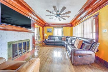 Family Friendly Home: Walk To Lake Erie!
