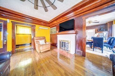 Family Friendly Home: Walk To Lake Erie!
