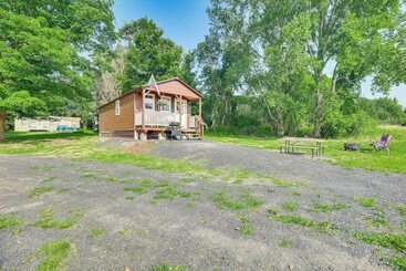 Isle La Motte Cabin ~ 3 Mi To Lake Champlain!
