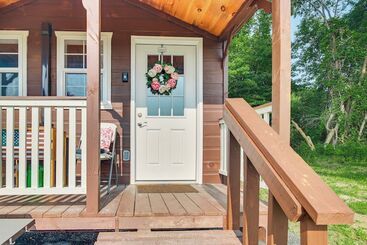 Isle La Motte Cabin ~ 3 Mi To Lake Champlain!