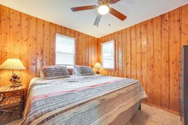 Quiet Family Home W/ Yard < 1 Mi To Houghton Lake!