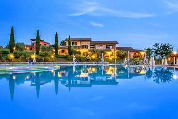 Isa   Residence With Pool And Private Beach In Talamone Just 500 Mt From The Beach
