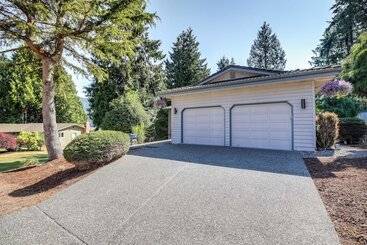 Sudden Valley Home ~ 1 Block To Lake Whatcom!