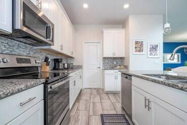 Amazing Home At Storey Lake 2 Minutes To Clubhouse