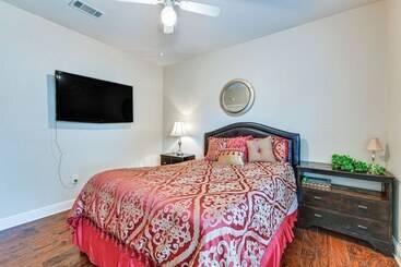 קוטג'' Baton Rouge Retreat W/ Patio, Grill & Fire Pit!