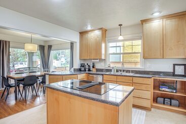 Chic Coeur D Alene Home W/ Patio, 1 Mi To Downtown