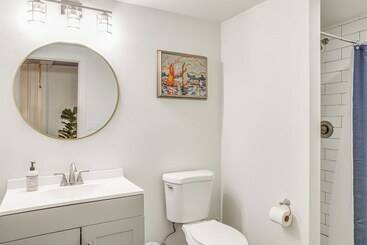 Chic Coeur D Alene Home W/ Patio, 1 Mi To Downtown