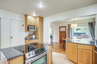 Chic Coeur D Alene Home W/ Patio, 1 Mi To Downtown