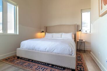 Conway Buyout 3 Units By Avantstay Sleeps 12
