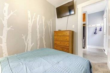 Dog Friendly Dayton Home: 1 Mi To Downtown!