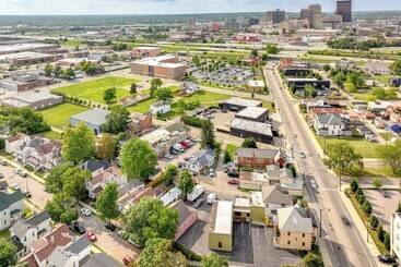 Dog Friendly Dayton Home: 1 Mi To Downtown!
