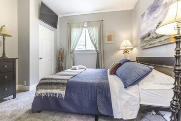 Dog Friendly Dayton Home: 1 Mi To Downtown!