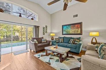 Enchanting House Few Min Away From The Parks 52