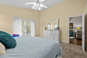 Enchanting House Few Min Away From The Parks 52