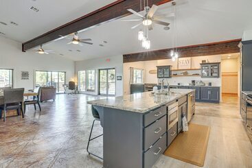 Near Disney:  T Morrow S Grand Getaway  W/ Dock!