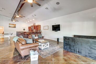 Near Disney:  T Morrow S Grand Getaway  W/ Dock!