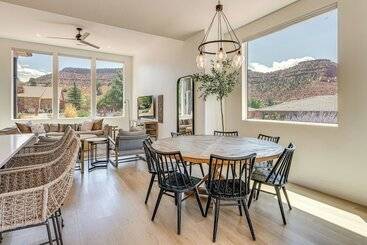 Gorgeous Kanab Home: Canyon Views & Pool Access!