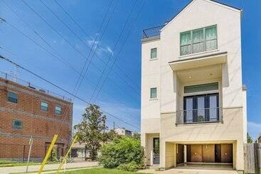 Houston Home W/ Rooftop Patio 3 Mi To Downtown!