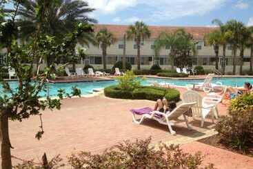 Lake View Townhome Near Disney