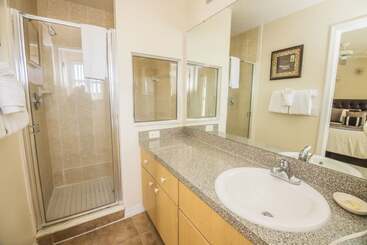 Lake View Townhome Near Disney