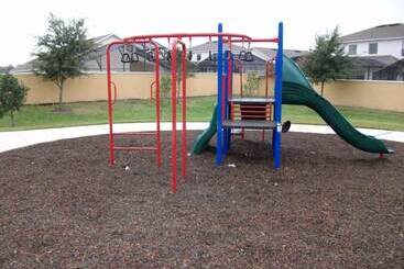 Lake View Townhome Near Disney