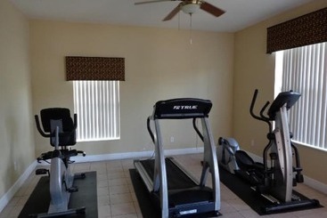 Lake View Townhome Near Disney